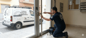 Servicios de cerrajería en Sant Feliu de Llobregat realizados por un técnico de Cerrajería Gil